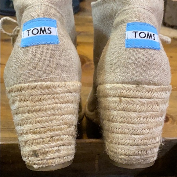 TOMS  Linen Hemp Boot Wedges! - Picture 10 of 16